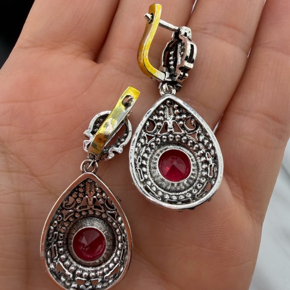 Red Crystal Teardrop Earrings | Elegant Statement Look - Picture 3 of 10